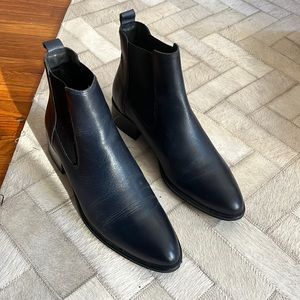 LEONE Chelsea Leather Bootie Dark Blue, Like new, Size 39 (8.5 US)